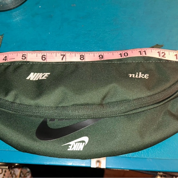 Nike Forest Green Belt Bag - Picture 1 of 2